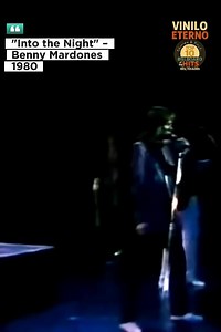 🌙 Into the Night – Benny Mardones (1980) En 1980, en plena transición entre la sensibilidad setentera y el brillo dramático de los años 80, Benny Mardones lanzó una de las baladas más intensas y controvertidas de la década: “Into the Night”. Incluida en el álbum Never Run Never Hide, la canción no solo se convirtió en su mayor éxito, sino en una pieza que regresaría a las listas años después, demostrando su persistencia emocional. “Into the Night” es una balada construida sobre la urgencia. Des