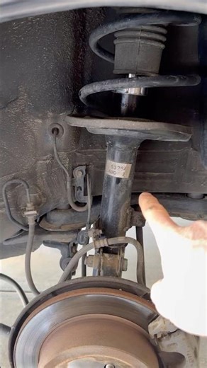 Rear strut assembly replace on 02-08 Toyota Camry, Solara, Avalon, Lexus ES300/330. How to