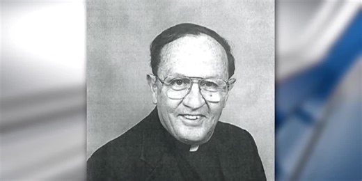 Former Catholic priest and admitted pedophile Lawrence Hecker, 93, dies in prison
