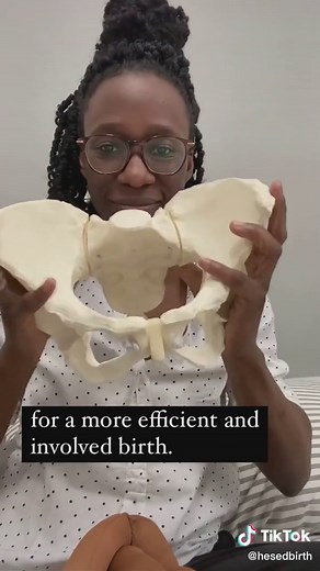 Let’s talk pushing those babies out in a biomechanical way! #childbirth #childbirthed #childbirtheducation #childbirtheducator #pregnant #pregnancy #fyp #doula #pelvicfloor #pelvis #birthdoula #pelvicfloorphysio #prenatal #prenatalclass
