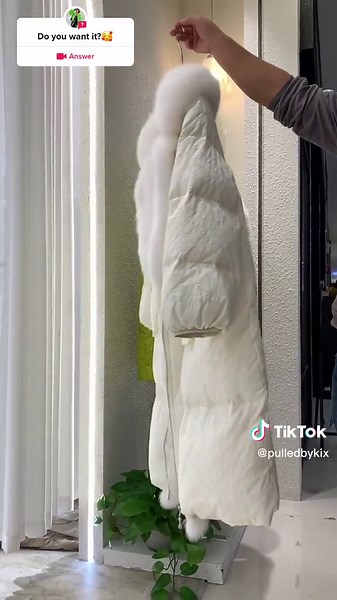 #answer to @pulledbykix #fyp #fur#furcoat #winterfashion #outfitideas #fashioninspo #jacket#furjacket #ootd #longcoat#oversize#whitecoat