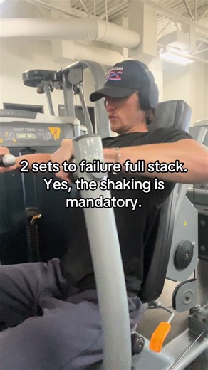 You gotta push yourself. Your body does not want to grow. Higher intensity does not mean a longer time in the gym, it actually means the opposite. #gym #lifting #chestday #HIT #mikemyers
