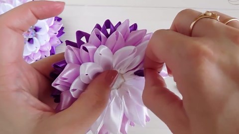 Craft Gorgeous Kanzashi Flowers with Satin Ribbons and Beads – Easy Step-by-Step Masterclass!