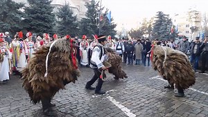 95K views · 2.4K reactions | Datini din comuna Broscauti, judetul Botosani. | La mine acasa in Romania. | Facebook