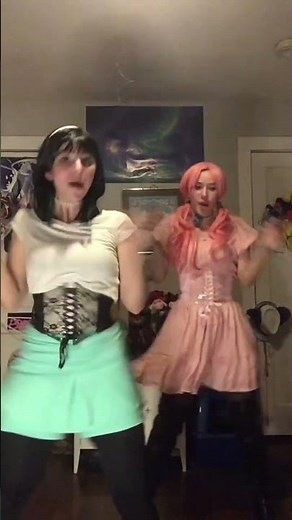 [Alien Stage Cosplay] this is fun (Mizi and Sua)