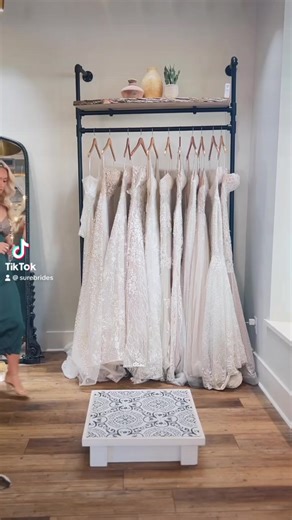 Modern chic wedding gowns!🤩🤍 ••We are loving these minimal looks! Clean and chic, you can’t go wrong!✨Pick your feel! 1)Peyton✨2)Chloe✨3)Wimber✨4)Caspian✨5)Angie✨#ballroomwedding #formalweddingdresses #bride2024💍 #wedding #weddinginspiration #weddinginspo #fittedweddingdress #ballgownweddingdress #bride #weddingphotographer #engaged #newnanga #atlantabride #chicweddingdress #modernweddings | Surebride