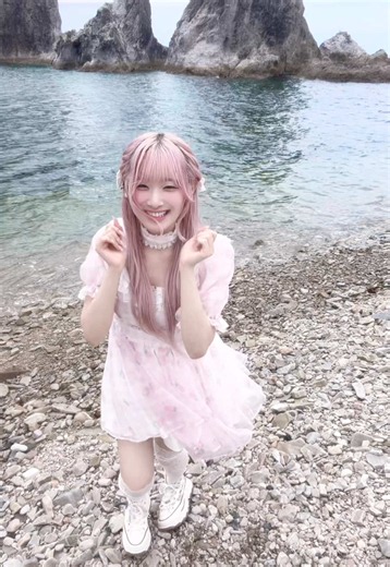 海も夏も大好き！齋藤樹愛羅の海での一瞬