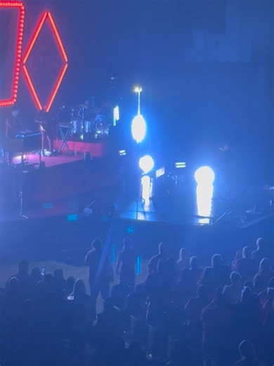 Robin Robinson on Reels | Facebook