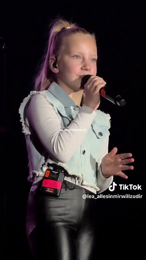 Nele singt „So viel schöner“ beim Antenne Thüringen Konzert