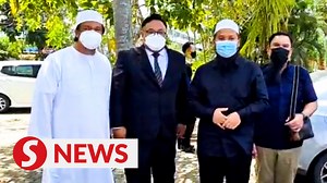 Celebrity preacher Ebit Lew who was slapped with 11 charges, including sexual harassment, at the court in Tenom, Sabah on Friday (Feb 18), believes that he is a victim of slander and ill-will. The 37-year-old said he feels that the accusations thrown at him were to tarnish his image and credibility as a charity worker. Ebit has been accused of among others, sending lewd text messages and photos via WhatsApp to a person between March and June, 2021. Read more at https://bit.ly/3sSfeuf WATCH MORE: