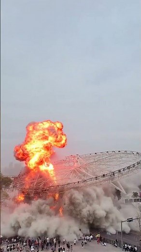 Giant Ferris Wheel Collapse and Explode in the City #shorts