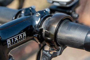 Knogのオシャレ自転車ベル「Oi」購入。ミニマルなデザインと美しい音色