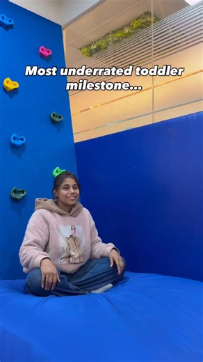🧠 Why reverse-park sitting (child backs up into a chair and sits properly) is one of the MOST underrated milestones Because it looks simple… but neurologically, it’s doing a LOT. ⸻ 1️⃣ It shows true body awareness Reverse parking requires the child to: • Know where their body is in space • Judge distance without seeing the chair • Coordinate hips, knees, and trunk That’s proprioception spatial awareness working together 🧠✨ Many kids can sit when placed—but this shows self-mapping of the body. 