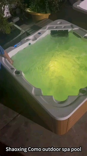 New Luxury Family 4 Person whirlpool Spa Tubs Outdoor Spa Hot Tub CE Approved Jacuzzier Spa with Bluetooth Speaker LED Light