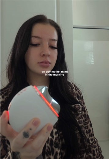 a guasha with light therapy 😍 multiple skincare benefits in one little device ✨ #skincare #lighttherapy #guasha #morningskincare #skincareroutine