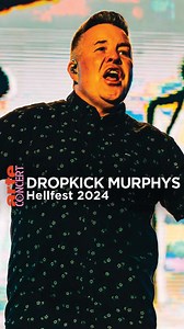 On célèbre la Saint-Patrick comme il se doit avec les Dropkick Murphys ! Un set explosif où le celtic punk rock rugit au Hellfest. À écouter et réécouter (sans modération) ici : arte.tv/fr/videos/119957-002-A 🔥🍀 | ARTE Concert