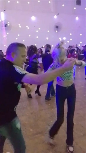 É bom demais dançar samba rock 💃🏻🕺🏻🥰😁😁😁 #sambarock #nostalgia #baile #dance #reelsviralシ #StarsEverywhere | Sirlene Morales