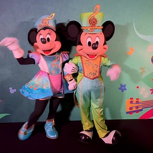 45K views · 1.3K reactions | Mickey and Minnie show off their new costumes for the Disney Music Festival at Disneyland Paris, which kicks off April 19! Jeff met them yesterday during a preview with Disney InsideEars. #mickeyandminnie #dlp #dlrp #disneylandparis #mickeyetminnie #mickeymouse #minniemouse #disneymusicfestival #DLPInsidears | Mousesteps | Facebook