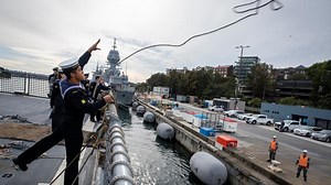 HMAS Parramatta receives warm welcome home