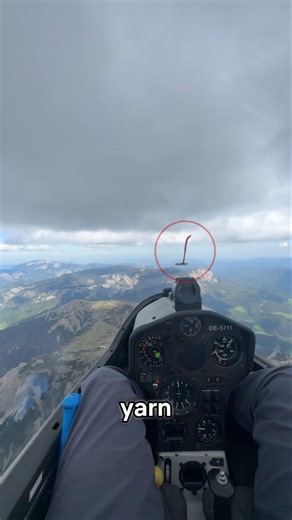 Why Do Gliders Have a Piece of String on Them? 😳✈️ #Aviation #DidYouKnow