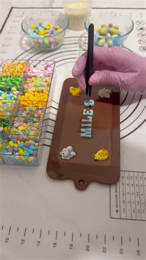 Let’s make a personalized Easter chocolate bar🦕😍 #eastertreats #dippedtreats