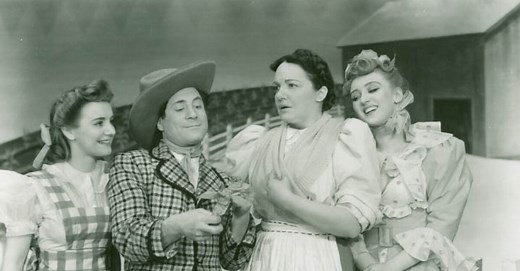 Look Back at the Original Production of Oklahoma! on Broadway