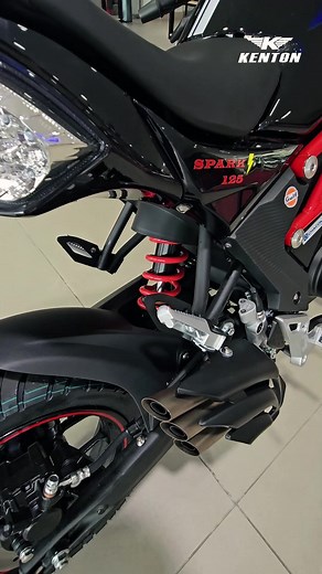 ¡Sumate a la aventura con tu nueva Kenton SPARK! Aprovechá la imperdible promo de verano y llevatela al mejor precio. Con su motor de 125cc, escape deportivo y chasis reforzado, hacele frente a cualquier desafío con estilo y actitud. *Promo válida hasta el 31 de enero #foryoupage #parati #fyp #kenton #spark #paraguay #moto #verano