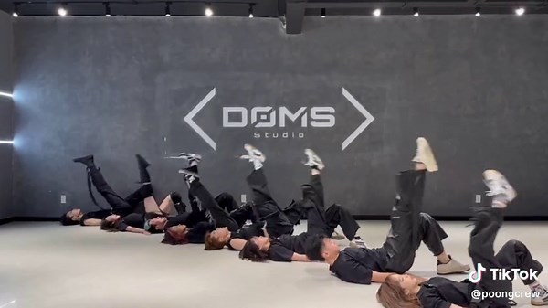 Pretty Savage Extended Version Dance Choreography by POONG Crew