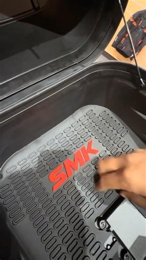 Smk top box space and features #smk #topbox #bikeaccessories
