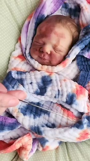 463K views · 1.3K reactions | Holy large needle Batman✨ I use this needle for human hair application surprisingly it only works when the head is super warm 﫠♥️ baby Pascale笠 | Mama cody silicone babies | Facebook