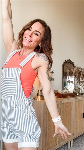 𝐄𝐦𝐛𝐞𝐫 𝐌𝐚𝐧𝐥𝐞𝐲 | 𝐃𝐈𝐘 + 𝐇𝐨𝐦𝐞 | Never a bad day when you’re doing what you love! 💓✨ we’ve come a long way since we first got the keys to our remodel. . . #diymom... | Instagram