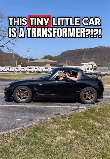 Innovative Suzuki Kei Car with Four Roofs