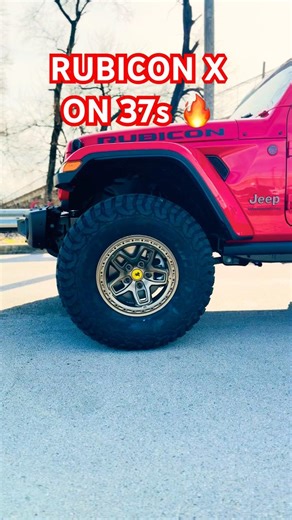 This Rubicon X Looks Like A Ferrari 😮 #Shorts #JeepWrangler #RubiconX #37s #FirecrackerRed