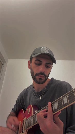 Arctic Monkeys - 505: A Captivating Cover Performance