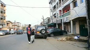Mes VRAIES ❤ voilà Gloria web série qui part au restaurant La Nyama avec son tonton sans moi en tout cas bon appétit à eux ; vous aussi n'hésitez pas à y faire un tours c'est situé à bonamoussadi carrefour eto'o ils répondent au 698467679 | Label2JESUS