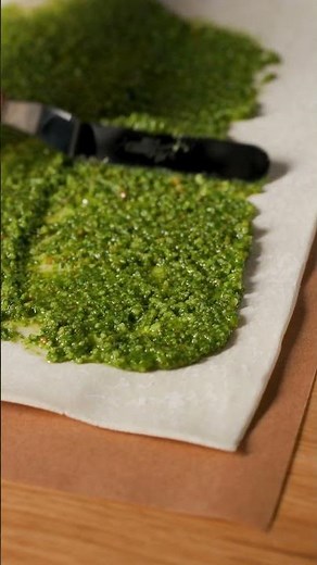 Walnut Pesto Puff Pastry Tree