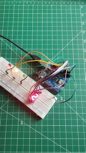 Traffic Light Countdown Timer ⏱ #arduino #robotics #shorts