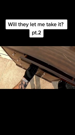 that's a nice dresser! #dumpsterdiving #viral #foryou #free #fyp #donate