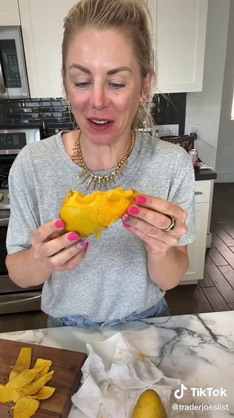 How to Cut Champagne Mangos: A Step-by-Step Guide