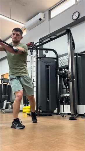 Cable Horizontal Chop Lift - Pull and Rotation