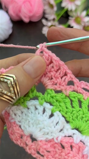 23K views · 320 reactions | Wow  so beautiful crochet sweater shawls patternfull tutorial here https://youtu.be/I9SQEu-Mkik?si=bqrIx7xzVfrvZOY4 , #crochet #knitting #patterndesign | Knit Crochet Patterns | Facebook