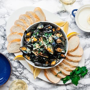 750K views · 2.7K reactions | Mussels, Wine, Garlic and Cream...What's not to love? | Tasty UK | Facebook