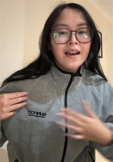 i’m pretty happy with how the jacket looks and fits!! i got it in a size 10, could’ve went smaller but i like the oversized, baggy look @Ghanda Clothing #fleece #fleecejacket #fashion #jacket #tryon