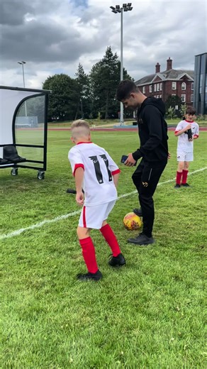 Challenge Jamie Johnson on the Set