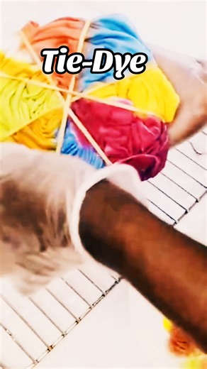 Tie dye with food colouring #tiedye #art