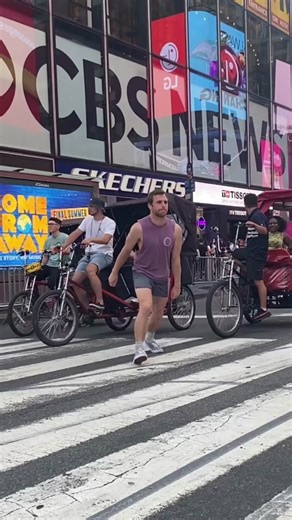 Mastering the Dive Roll: Pro Tips for Gymnasts