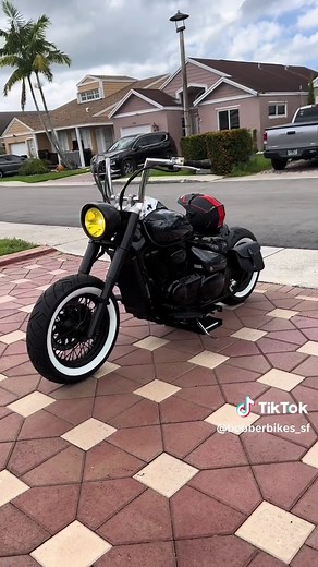 Custom Suzuki Boulevard C50 with New Tires