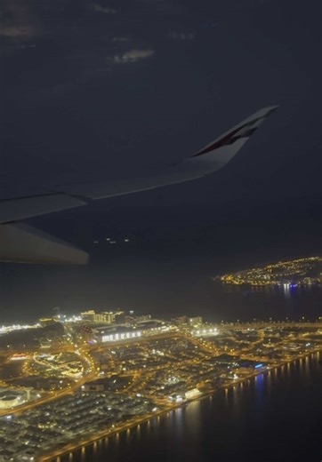 Emirates A350 departs from Bahrain #emirates #emiratesairlines #a350 #bahrain #airpirt #travel #traveling #takingoff #trending