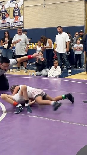 431K views · 16K reactions | Watching my Daughter wrestle 凉 #wrestling #wrestlingmom #mma #mom #grappling #wrestlingcommunity #momlife #mommylife | Samantha Barry | Facebook