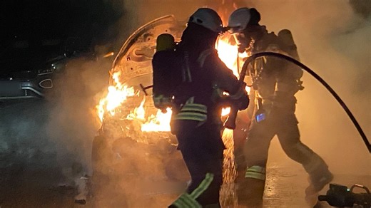 E-Auto brennt in Tiefgarage in Stuttgart